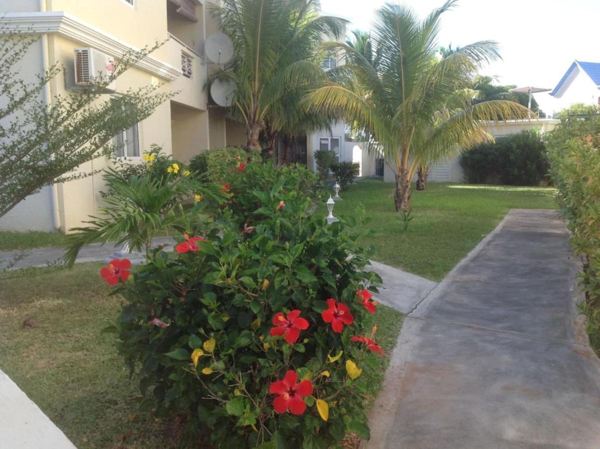 Lovely Apartment In Flic En Flac, Close To The Beach And All Amenities. Eksteriør billede