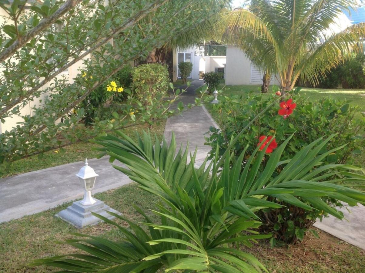 Lovely Apartment In Flic En Flac, Close To The Beach And All Amenities. Eksteriør billede